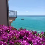 La Casa Alle Calandre 아파트 벤티밀리아